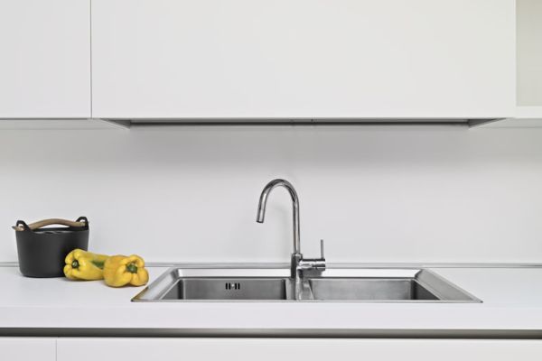 close-up-of-the-sink-in-the-modern-kitchen-2021-09-01-22-05-16-utcF38795AB-D7B9-8B71-9332-F3D1A72CB678.jpg